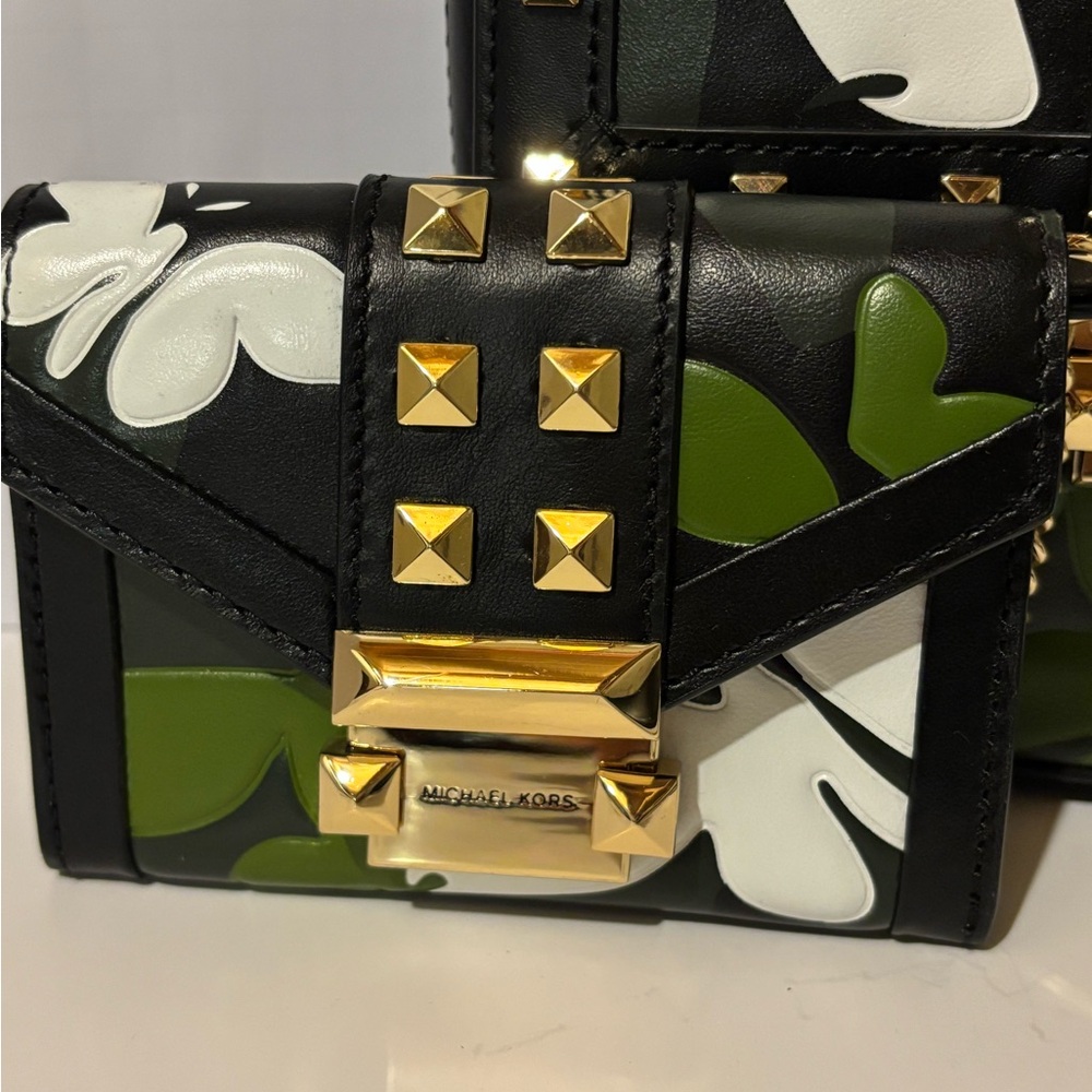 LN-Michael Kors Jayne Small Camo trunk bag with matching wallet and card holder - Picture 2 of 16